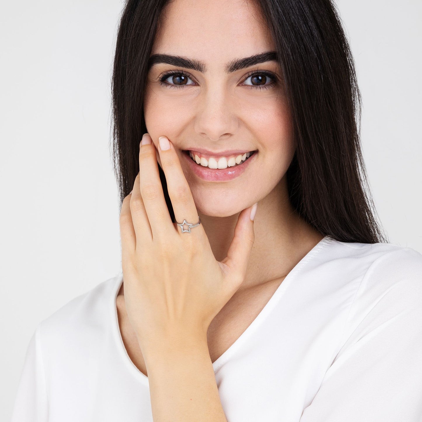 WOMAN STEEL RING WITH HOLLOW STAR