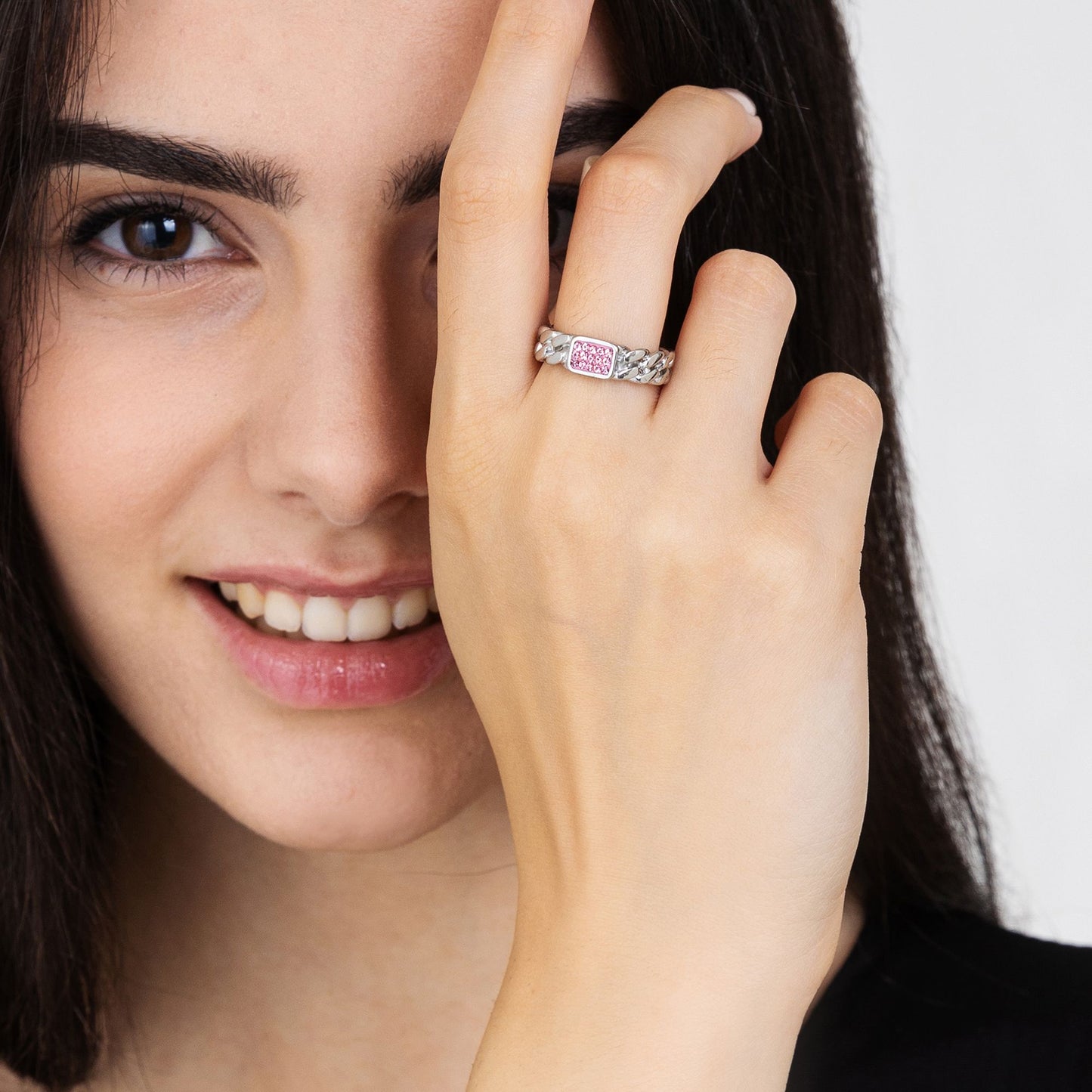 STEEL RING WITH FUCHSIA CRYSTALS