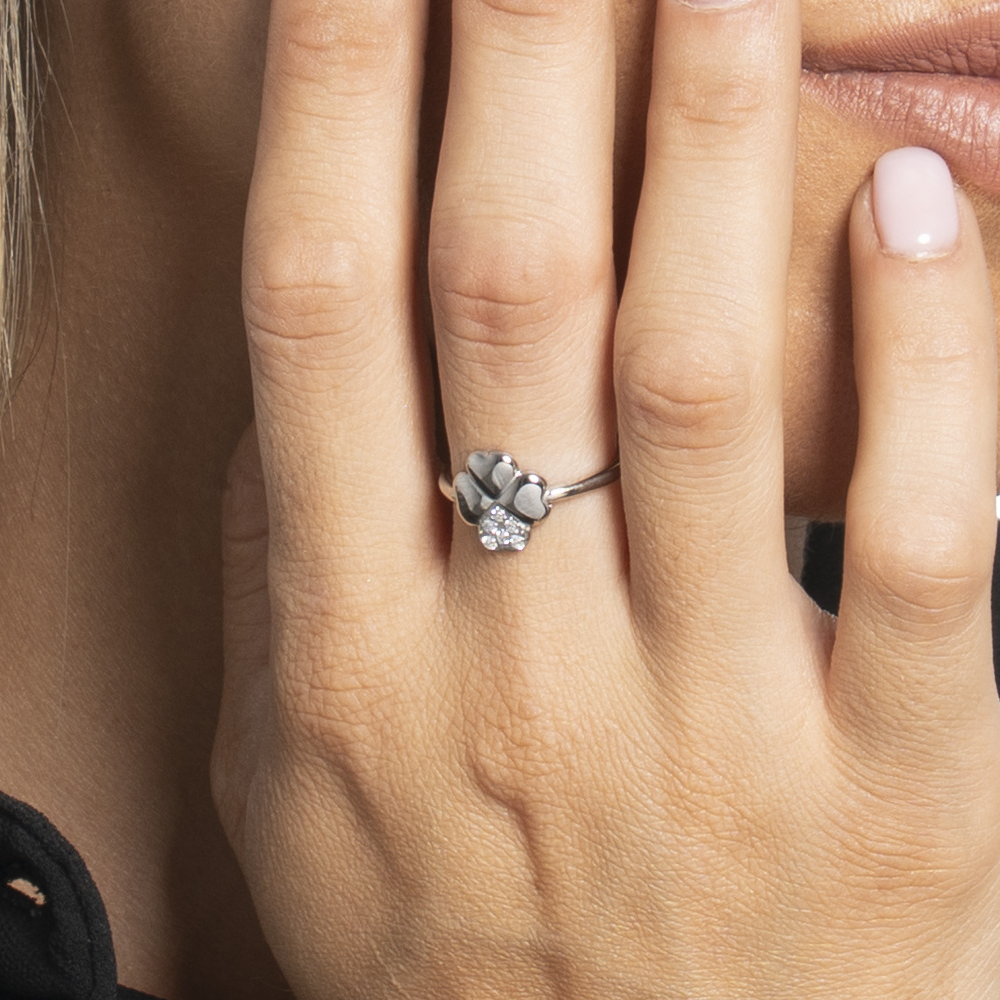 ANELLO DONNA IN ACCIAIO CON QUADRIFOGLIO E ZIRCONI BIANCHI