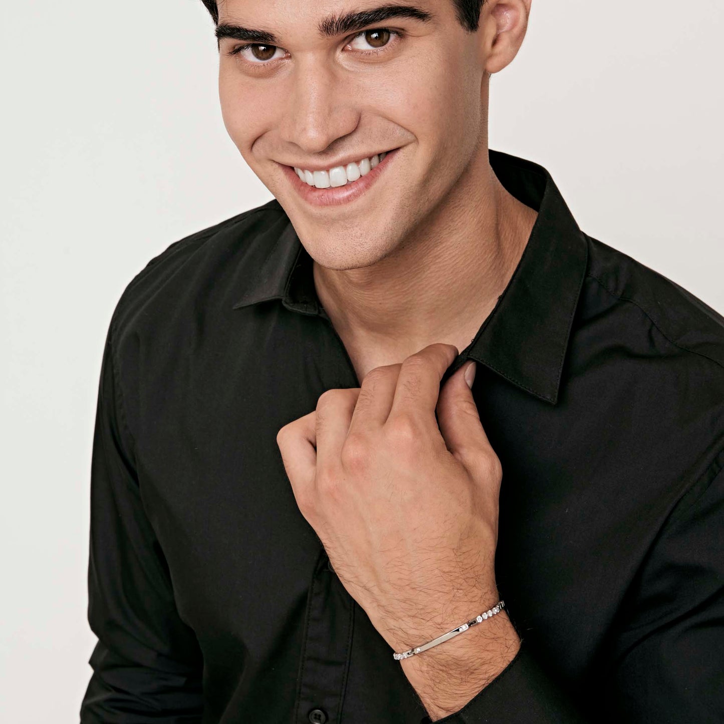 STEEL MEN'S BRACELET WITH PLATE AND WHITE CRYSTALS