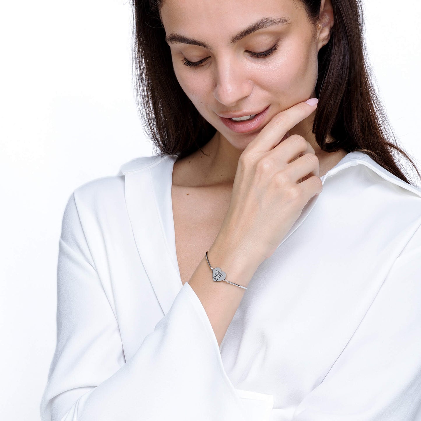 WOMEN'S STEEL BRACELET WITH FOREVER SISTER INSCRIPTION