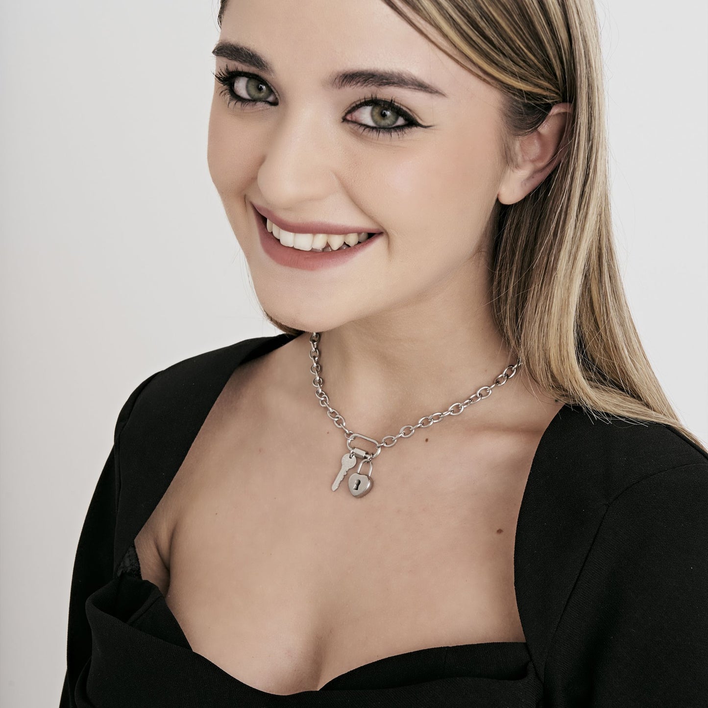 STEEL WOMEN'S NECKLACE WITH KEY AND HEART PADLOCK