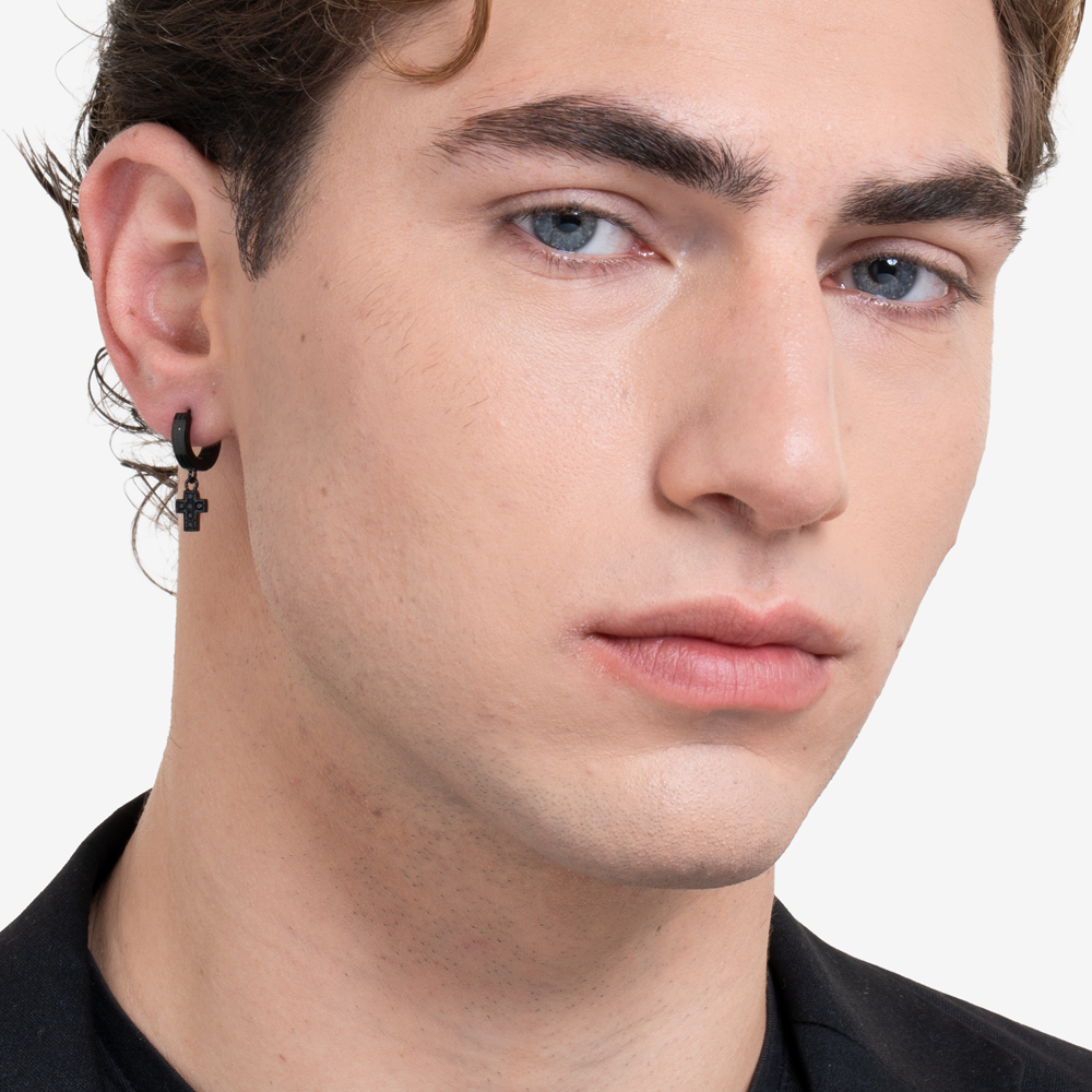 MONO ORECCHINO UOMO IN ACCIAIO CON CROCE IP NERO CON ZIRCONI NERI