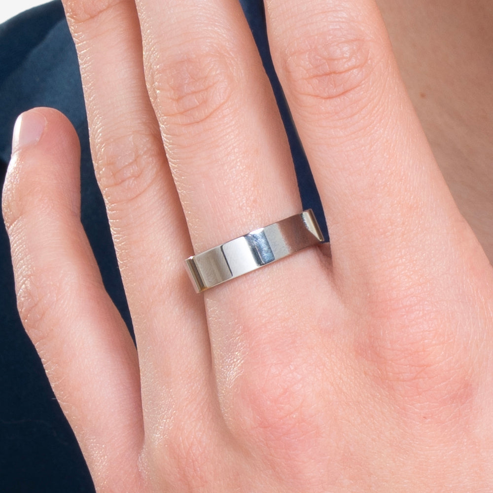 MEN'S RING MADE OF STEEL AND WHITE CUBIC ZIRCONIA