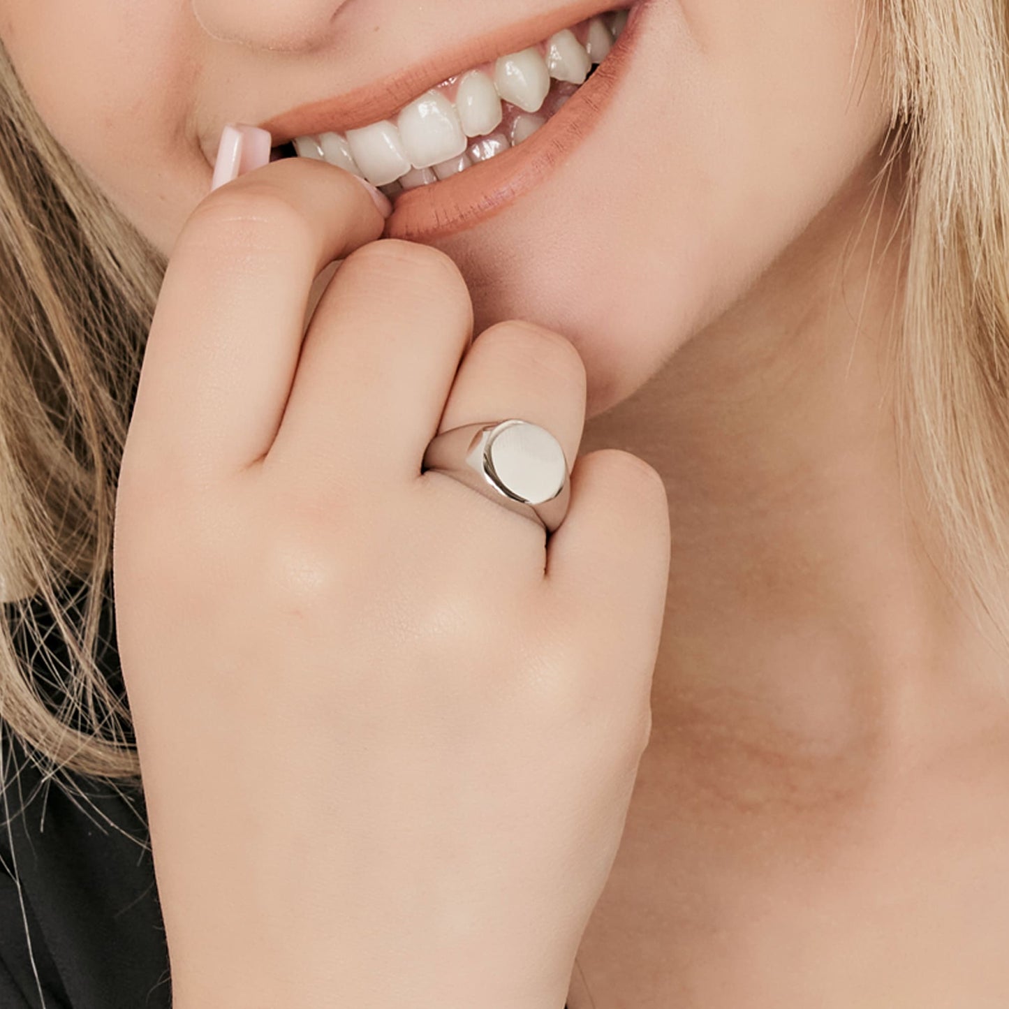 WOMEN'S STEEL SIGNET RING