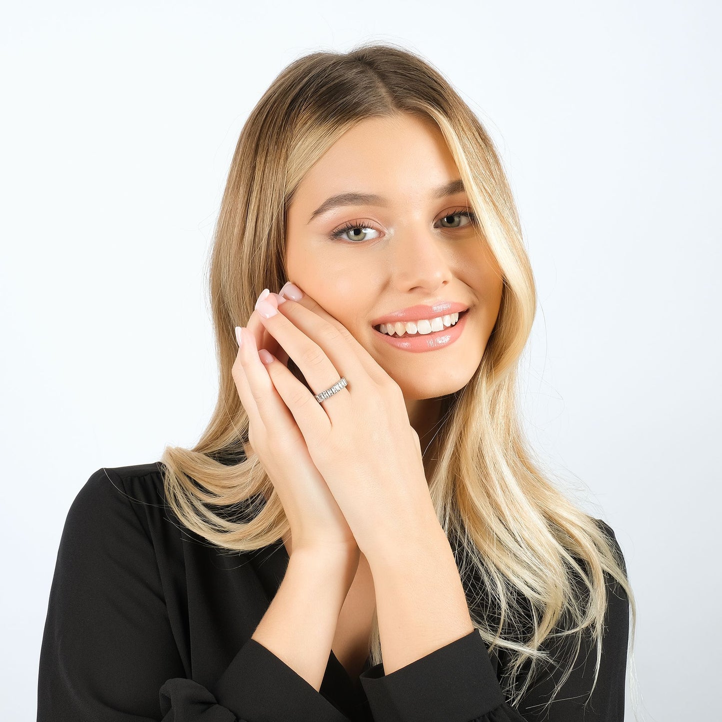 WOMEN'S STEEL RING WITH WHITE CRYSTALS