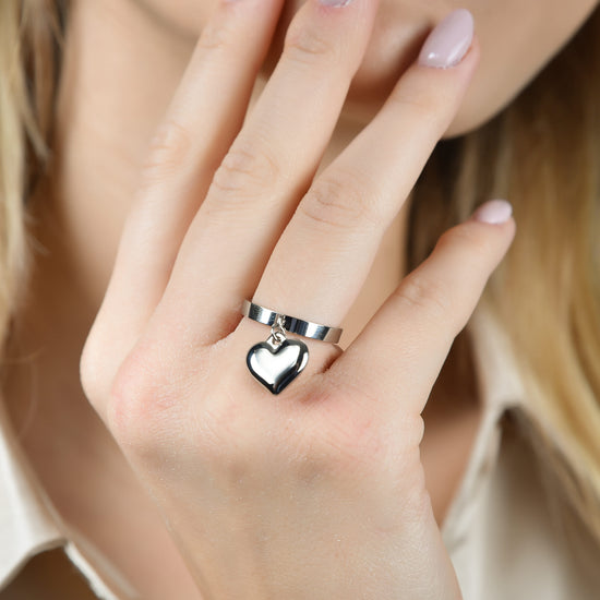 WOMAN STEEL RING WITH HEART