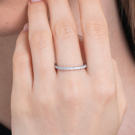 WOMEN'S STEEL RING WITH WHITE CRYSTALS