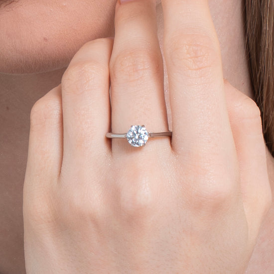 WOMEN'S STEEL RING WITH WHITE CRYSTAL