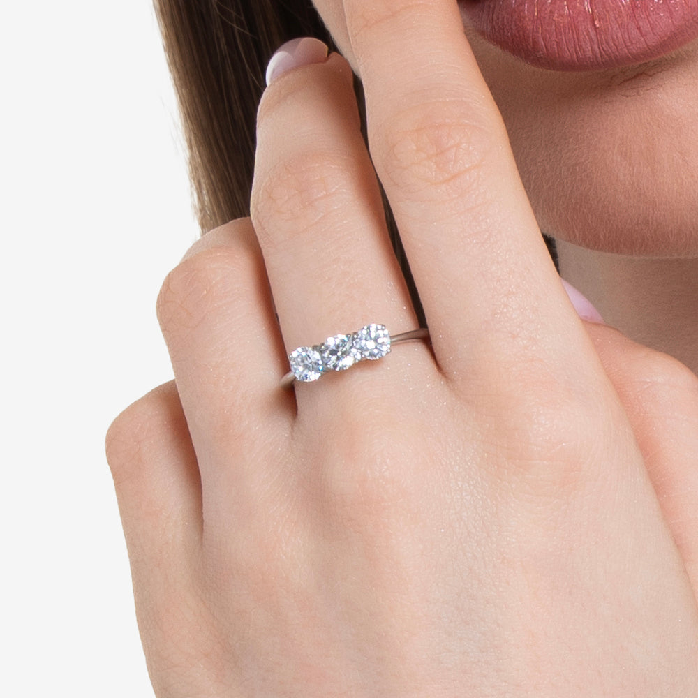 ANELLO DONNA IN ACCIAIO CON  CRISTALLI BIANCHI