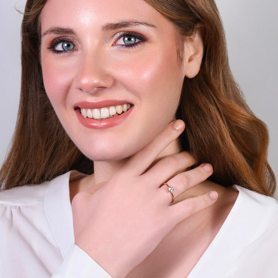 WOMAN STEEL RING