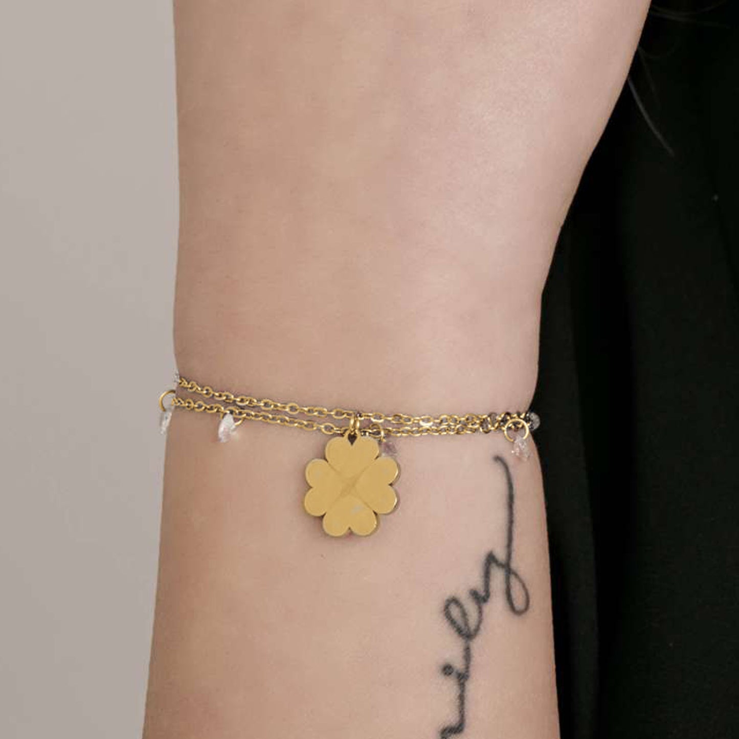 WOMEN'S IP GOLD STEEL BRACELET WITH FOUR-LEAF CLOVER