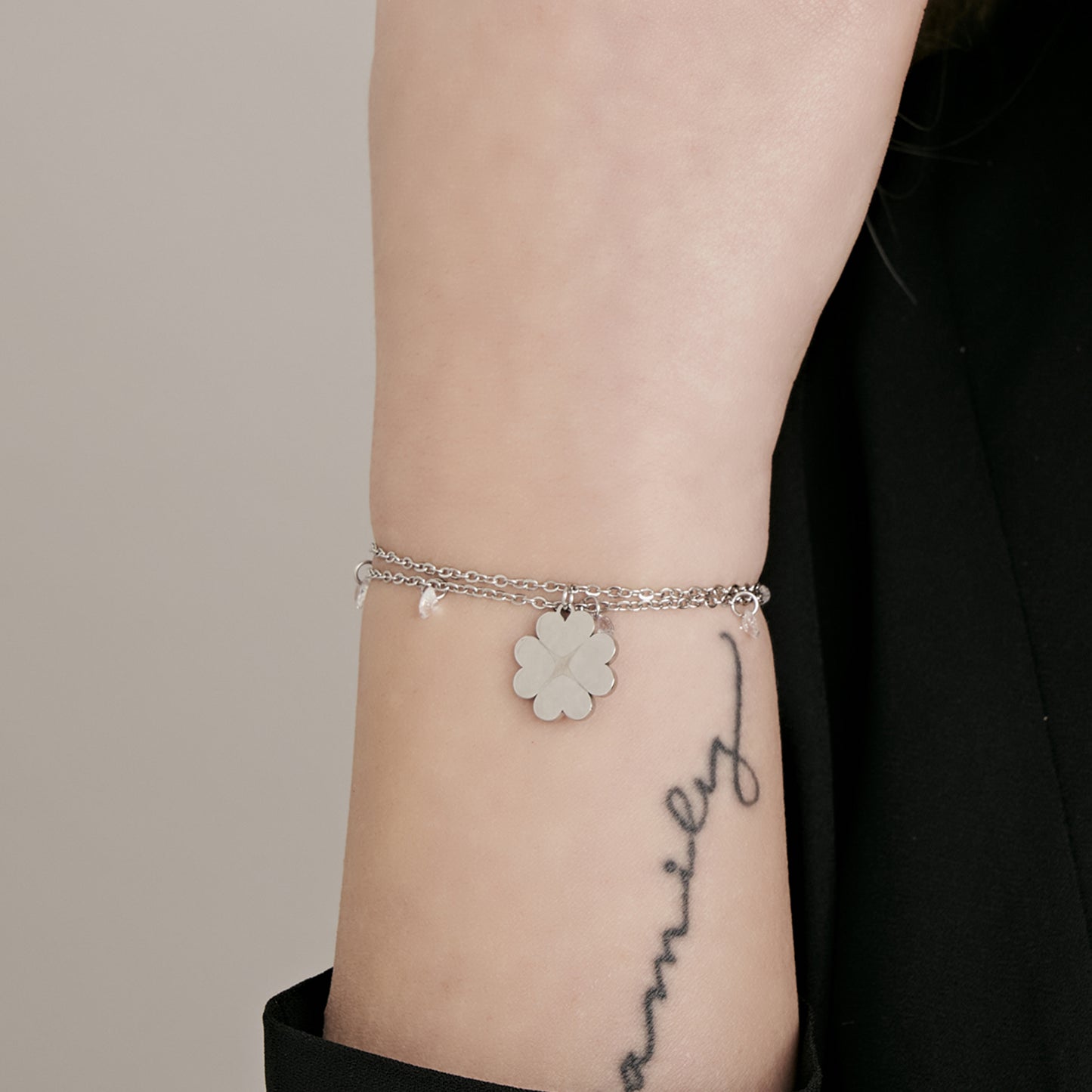 WOMEN'S IP GOLD STEEL BRACELET WITH STAR