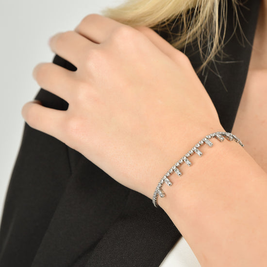 WOMEN'S STEEL BRACELET WITH WHITE CRYSTALS
