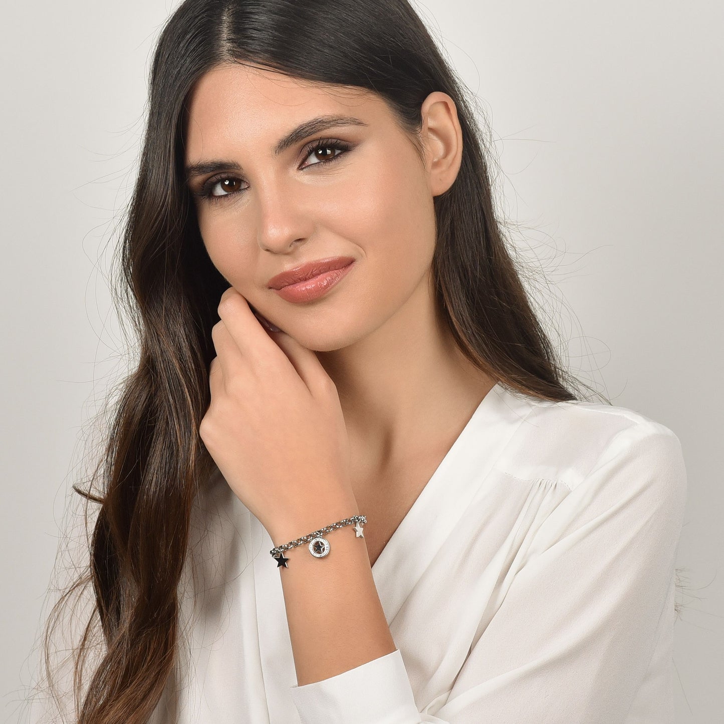 WOMEN'S STEEL BRACELET WITH STARS AND WHITE CRYSTALS