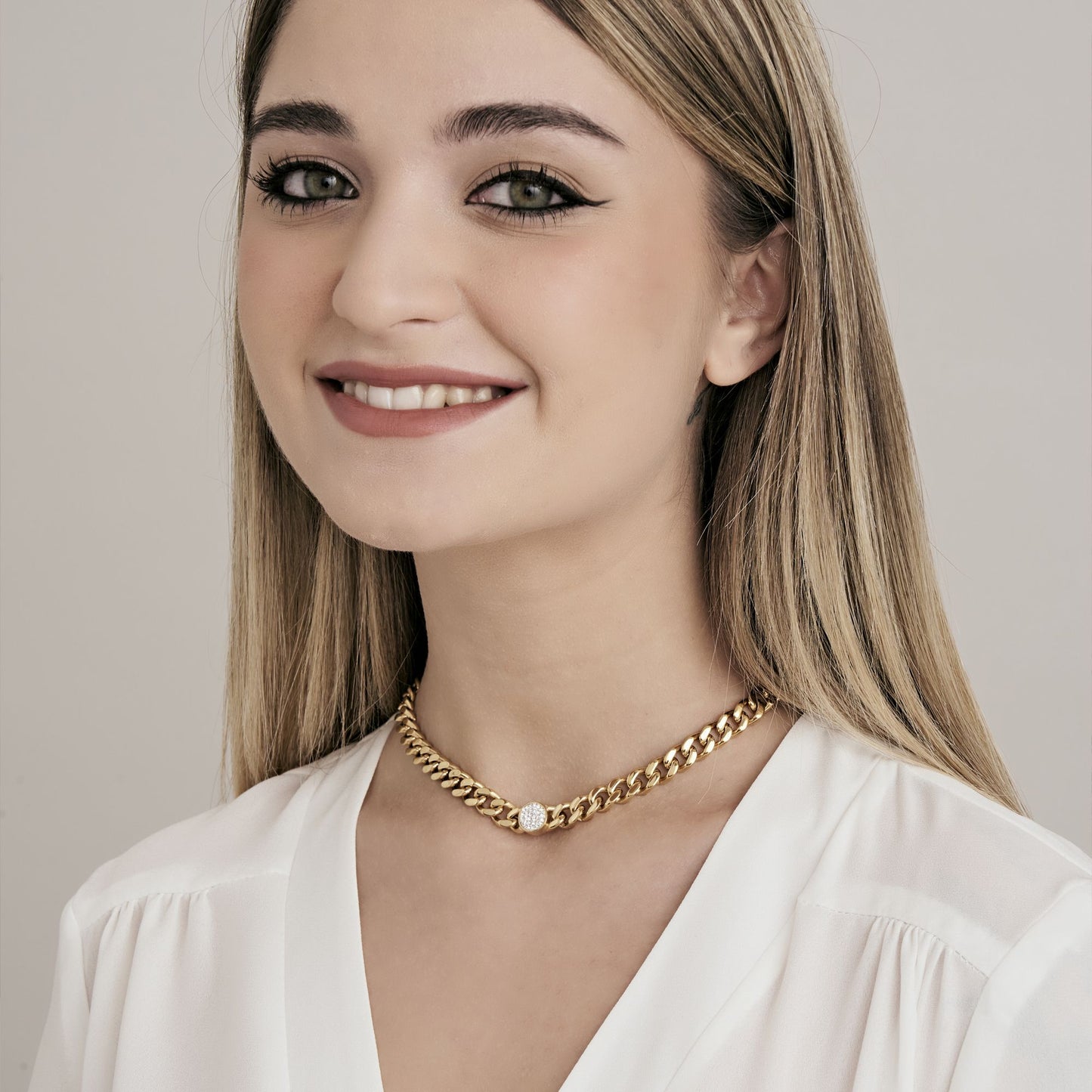 WOMEN'S STEEL NECKLACE WITH CRYSTALS