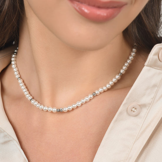 WOMEN'S STEEL NECKLACE WITH PEARLS AND STEEL ELEMENTS